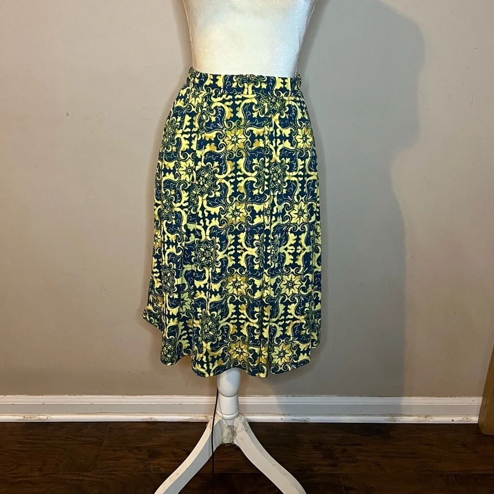 ⭐️ 3 For $15 LuLaRoe Floral Yellow and Blue Skirt
